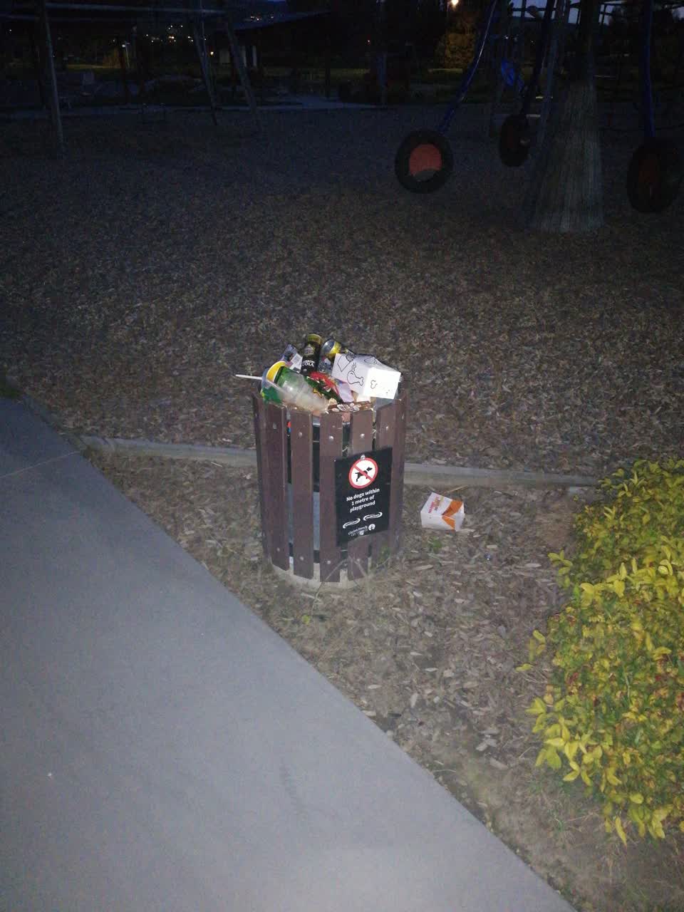 The photograph attached to this rubbish/recycling report