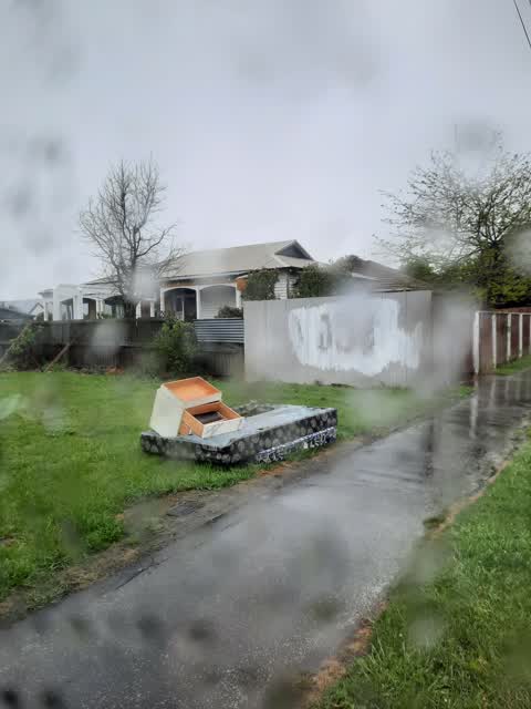 Rubbish/Recycling, a report photo
