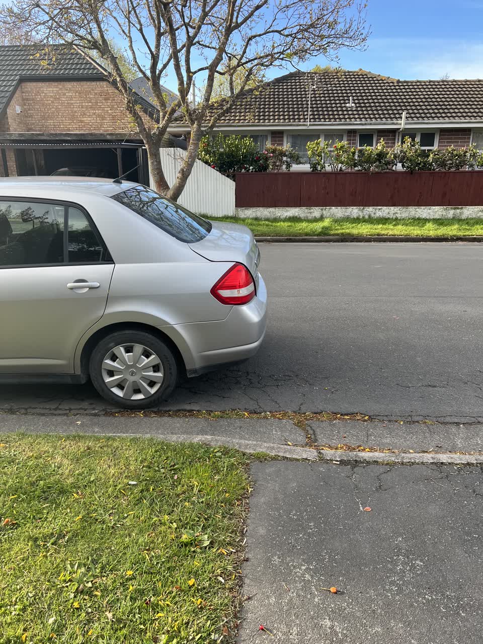 The photograph attached to this roading/streets report