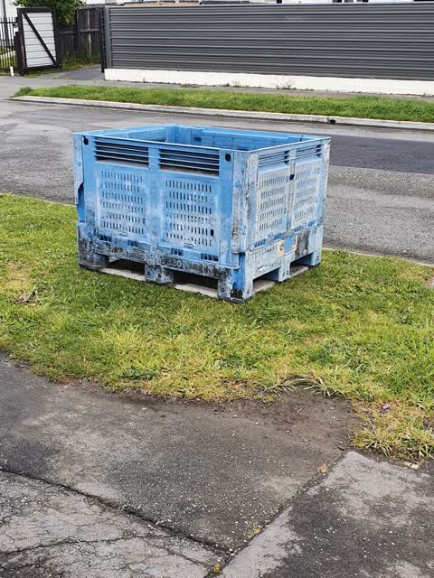 Rubbish/Recycling, a report photo