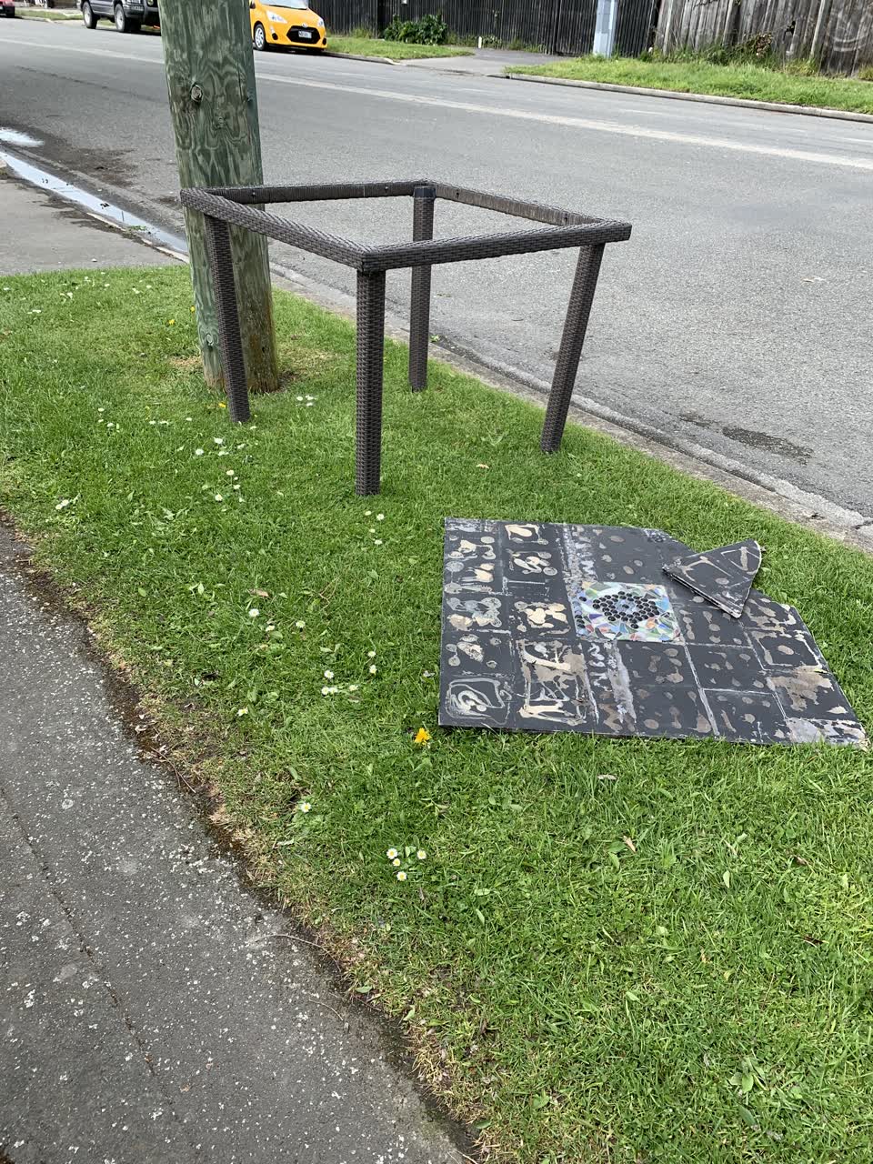 The photograph attached to this rubbish/recycling report