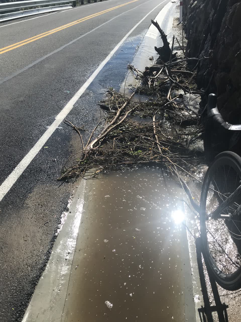 The photograph attached to this roading/streets report