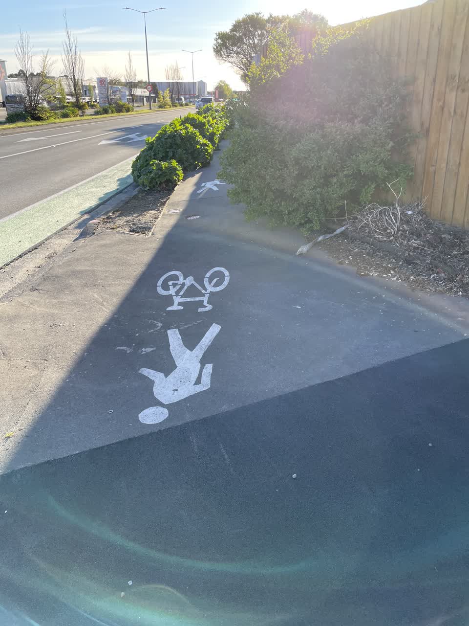 The photograph attached to this roading/streets report