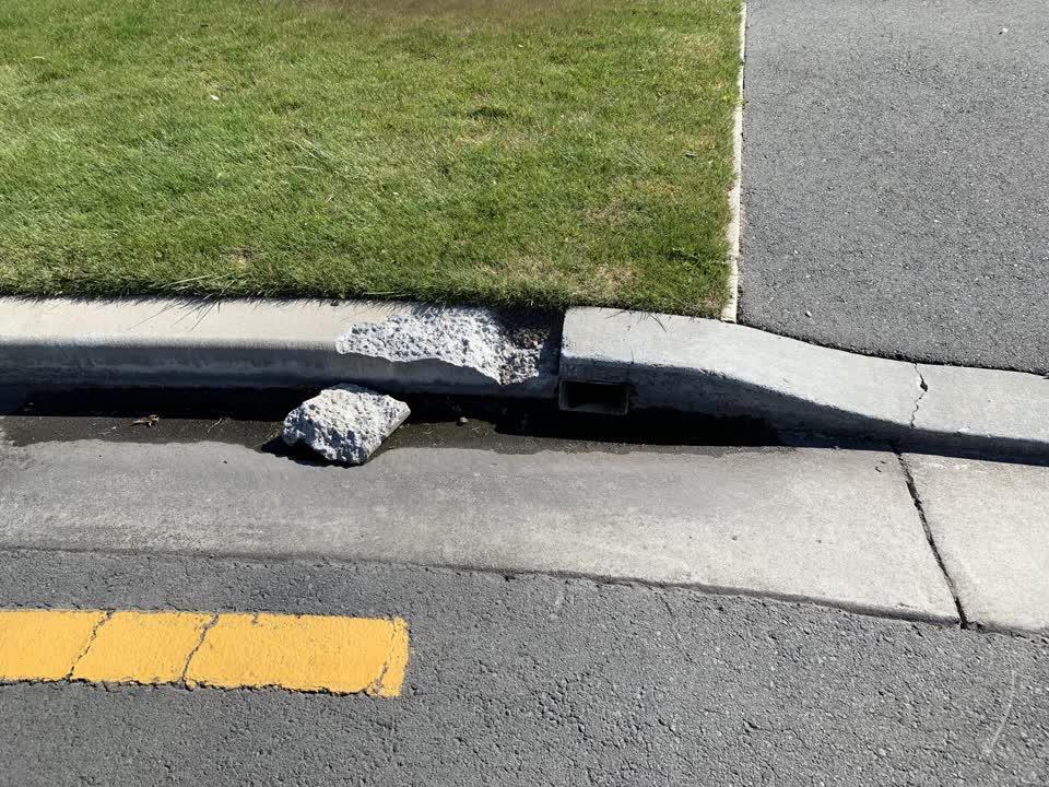 The photograph attached to this roading/streets report
