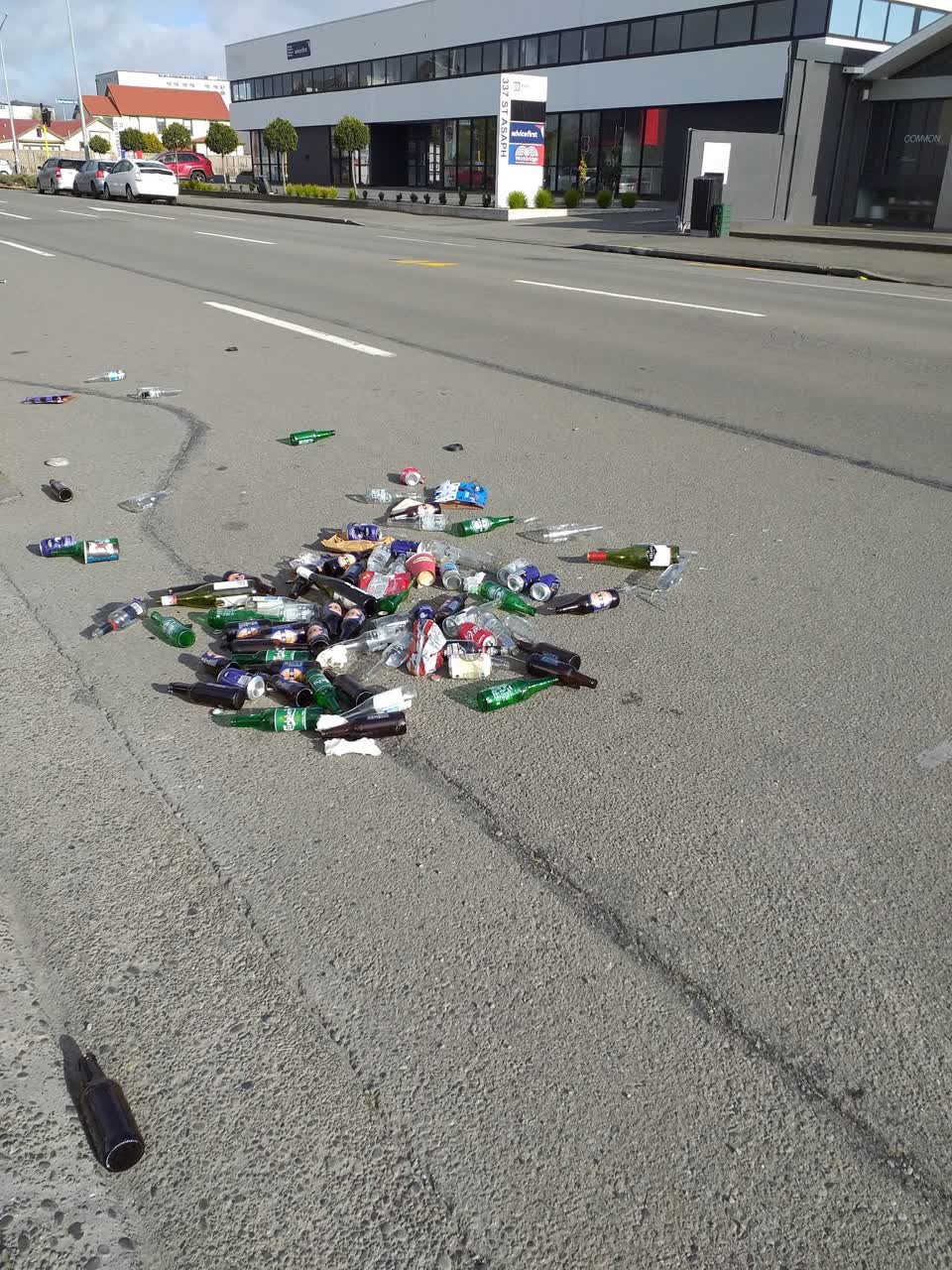 The photograph attached to this rubbish/recycling report
