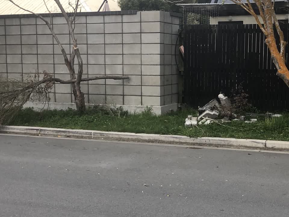 The photograph attached to this roading/streets report