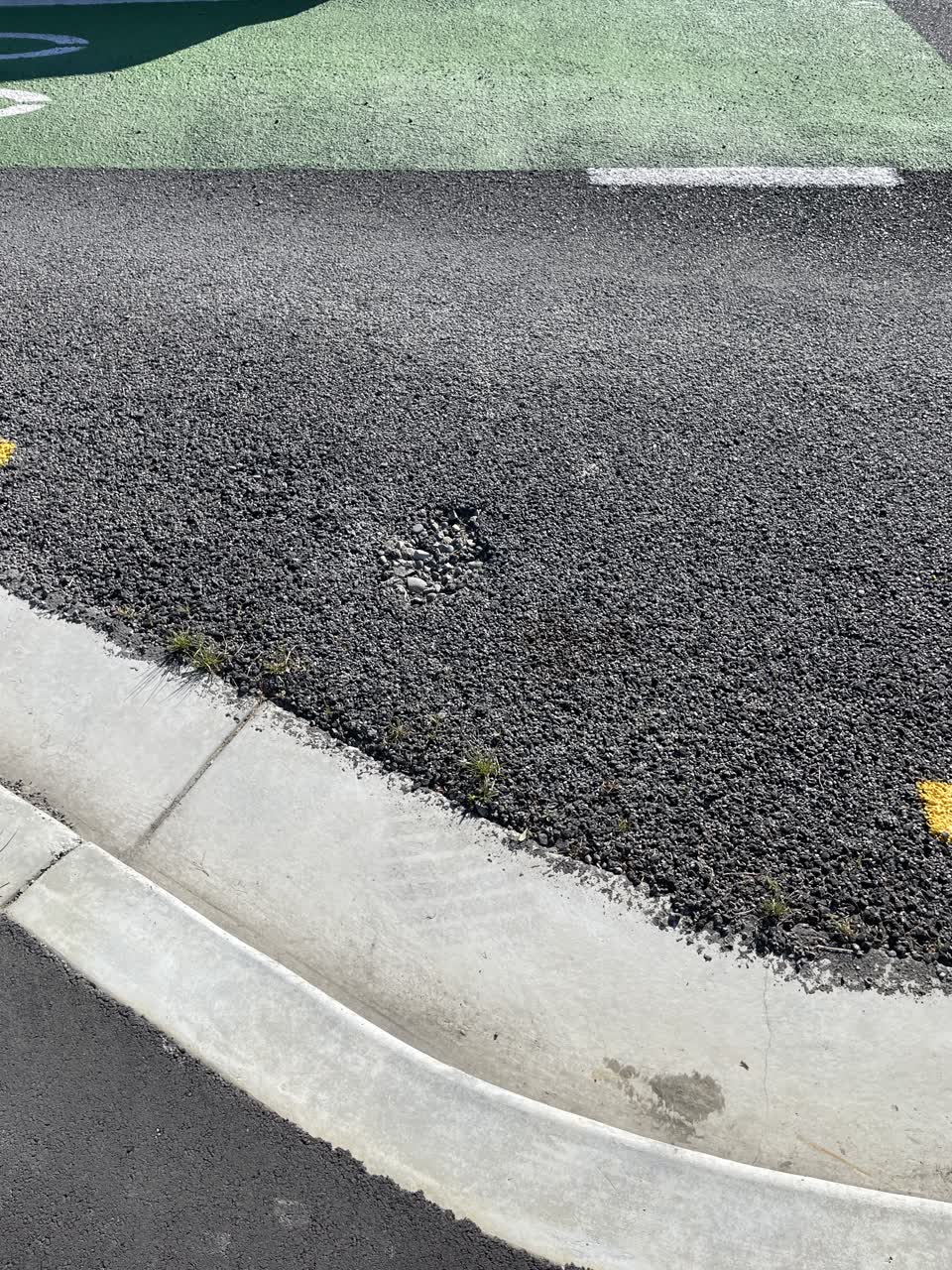 The photograph attached to this roading/streets report