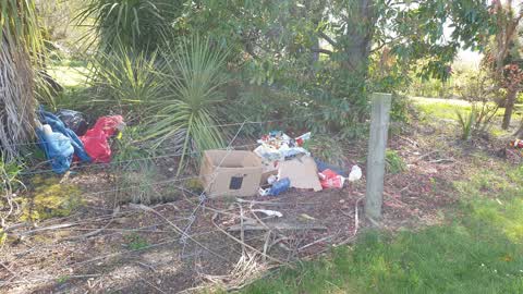 Rubbish/Recycling, a report photo