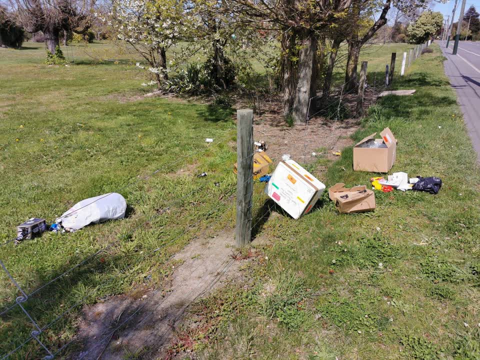 The photograph attached to this rubbish/recycling report