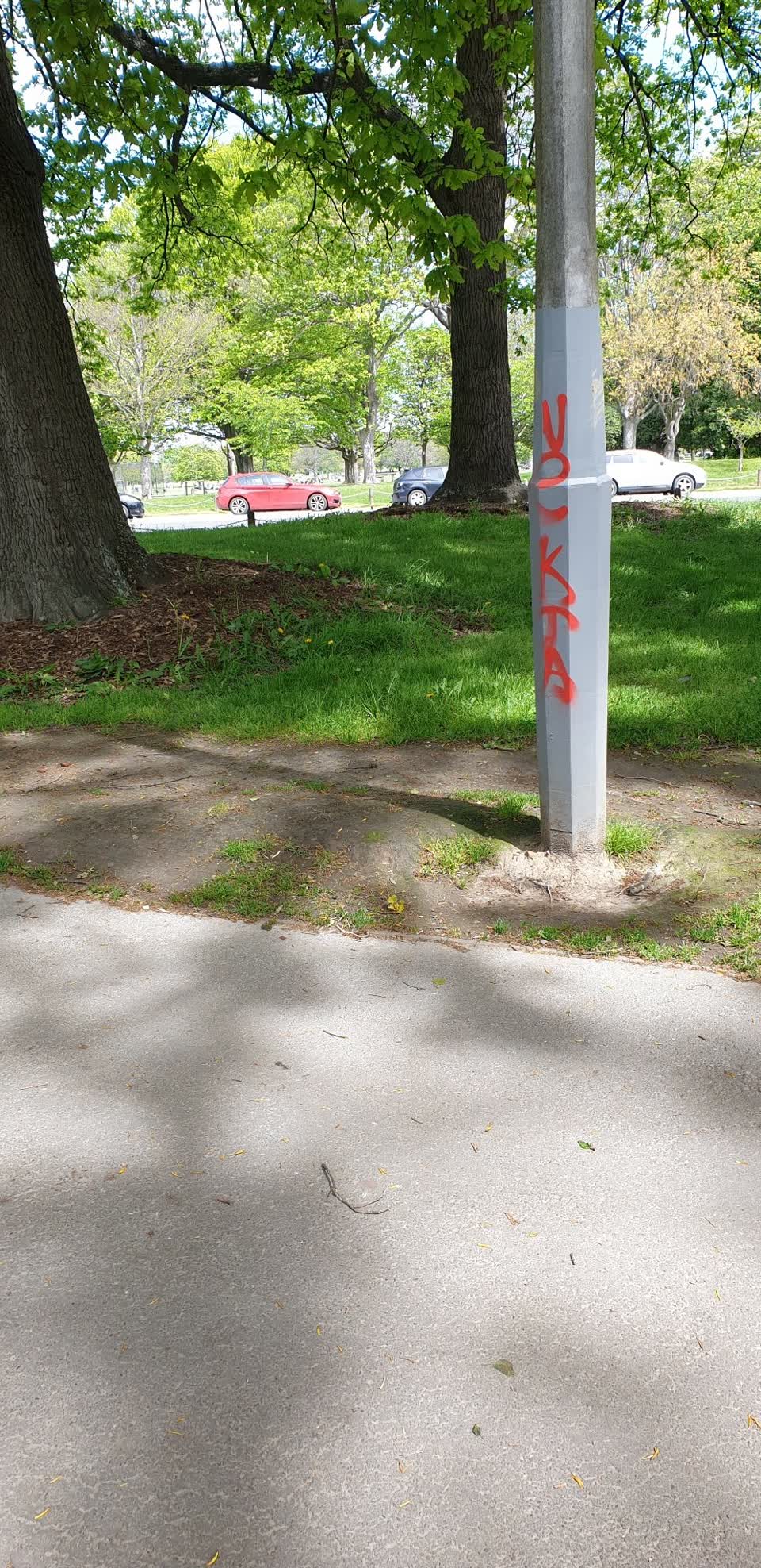 The photograph attached to this graffiti report