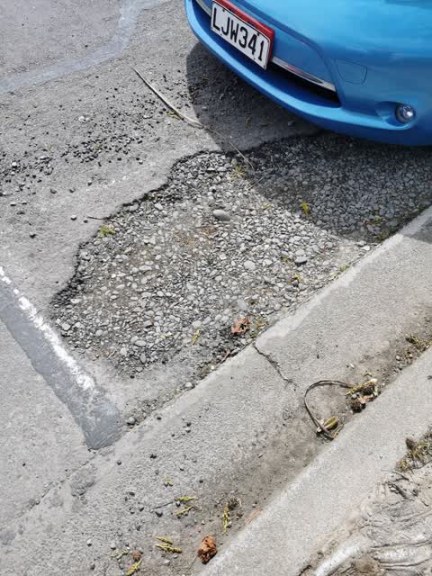 Roading/Streets, a report photo