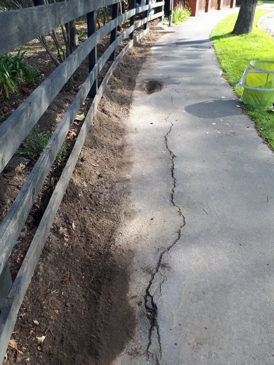 The photograph attached to this roading/streets report