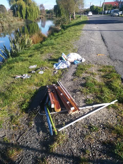 Rubbish/Recycling, a report photo