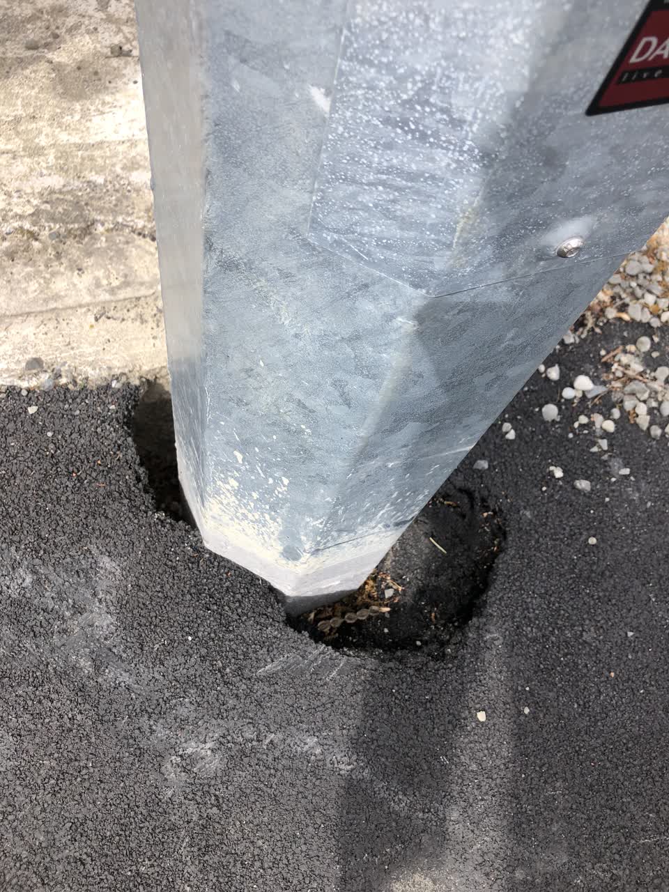 The photograph attached to this street light outage report