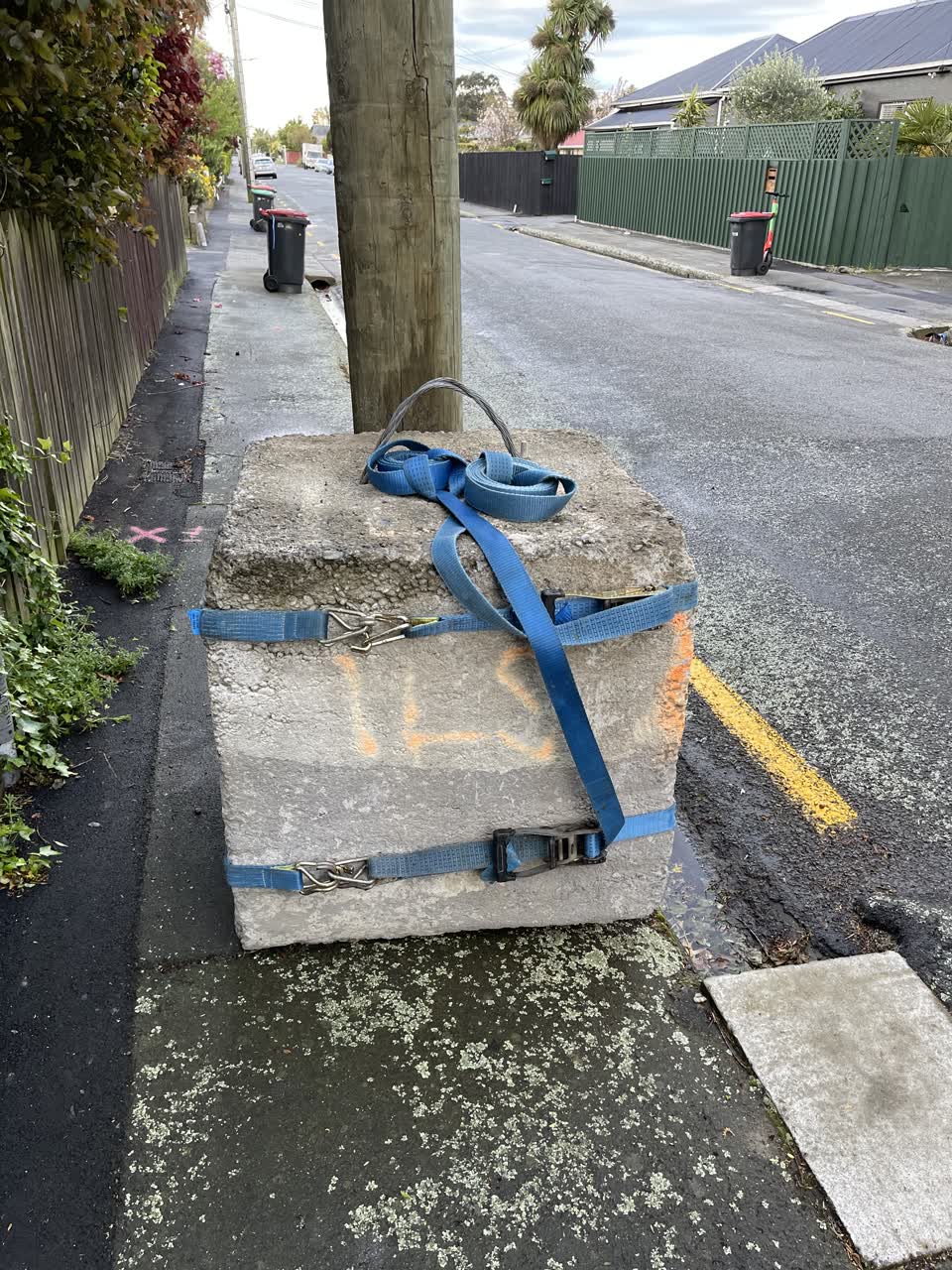 The photograph attached to this roading/streets report