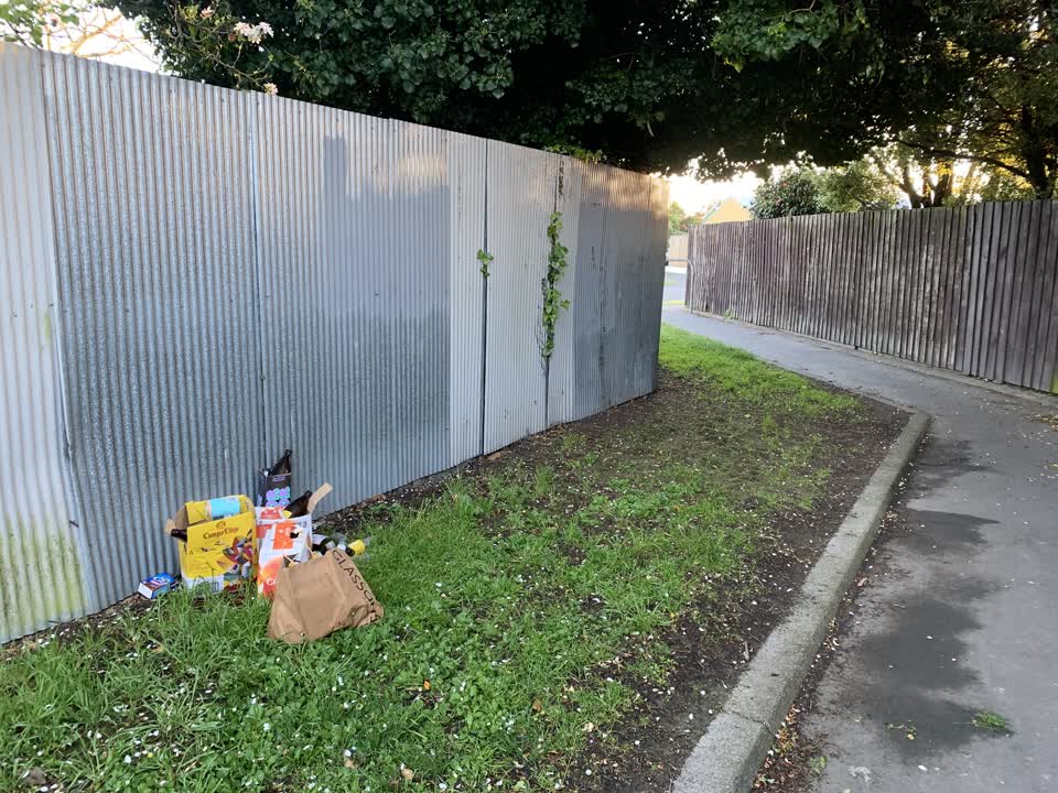 The photograph attached to this rubbish/recycling report