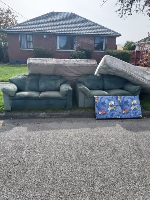 Rubbish/Recycling, a report photo