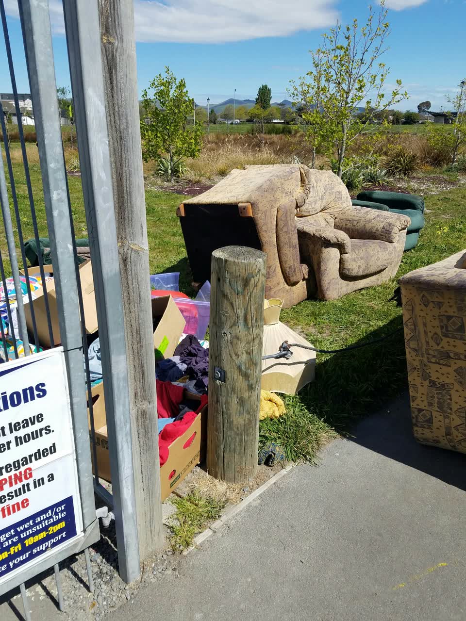 The photograph attached to this rubbish/recycling report