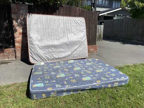 Rubbish/Recycling, a report photo