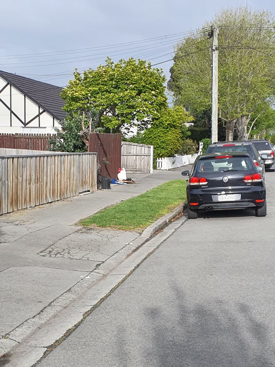 The photograph attached to this rubbish/recycling report