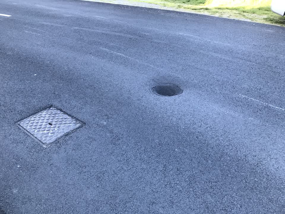 The photograph attached to this roading/streets report