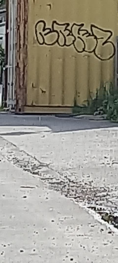 Graffiti, a report photo