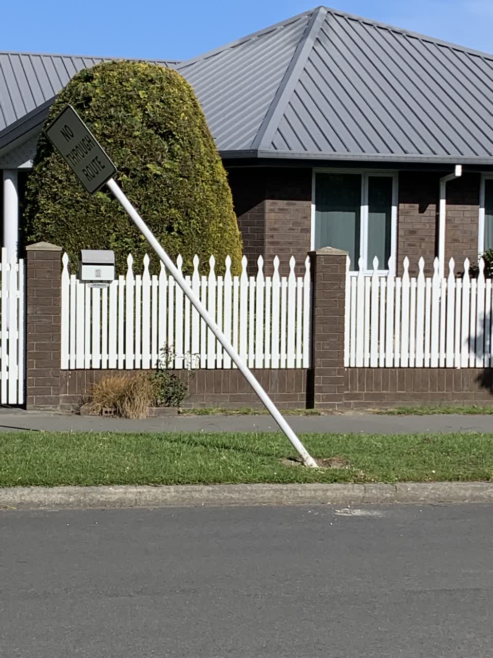 The photograph attached to this roading/streets report