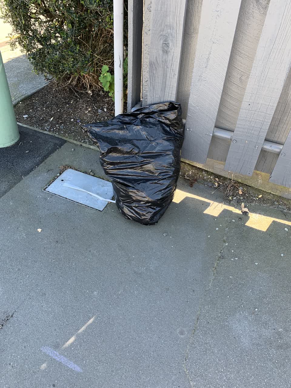 The photograph attached to this rubbish/recycling report