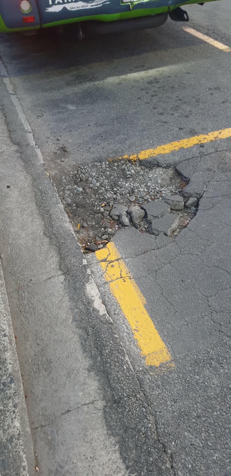 The photograph attached to this roading/streets report