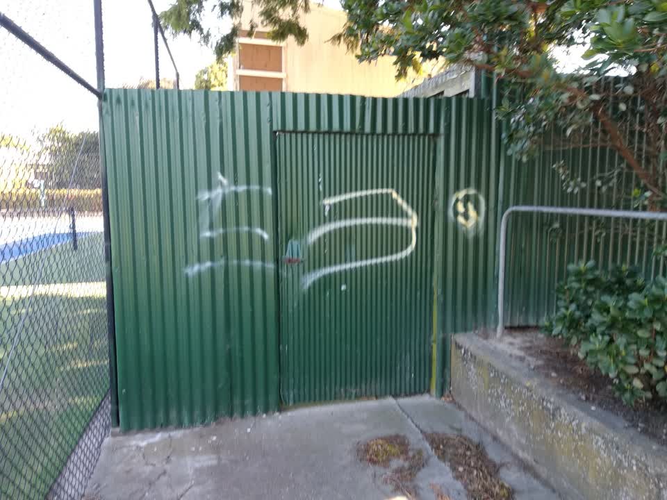 The photograph attached to this graffiti report