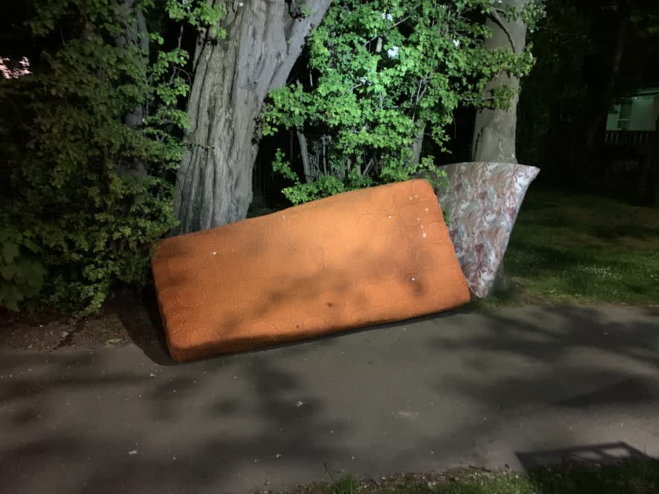The photograph attached to this rubbish/recycling report