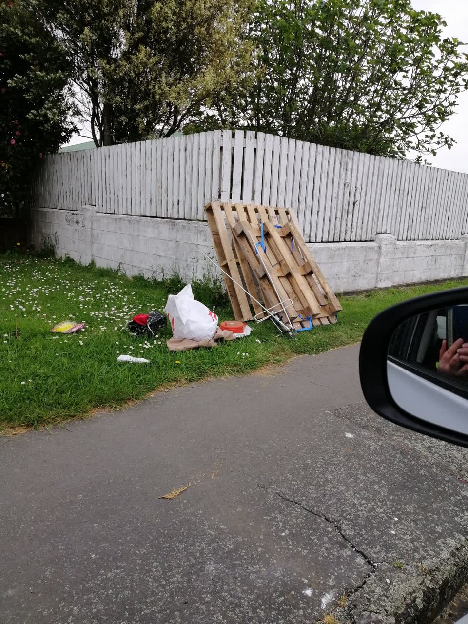 The photograph attached to this rubbish/recycling report