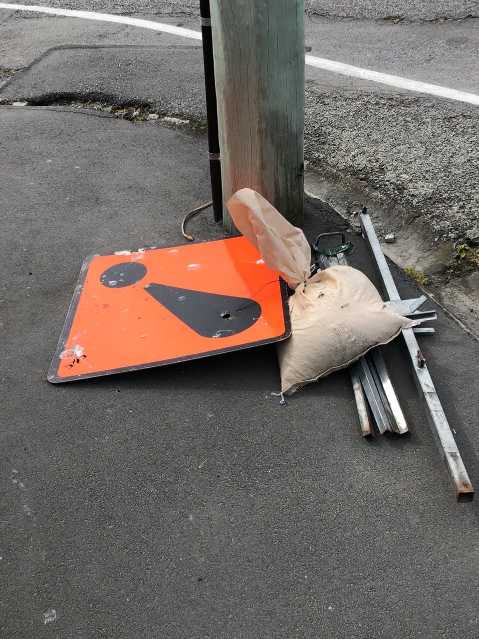 The photograph attached to this roading/streets report
