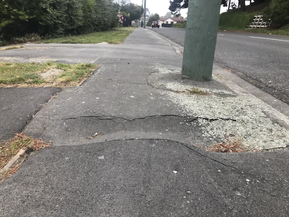 The photograph attached to this roading/streets report