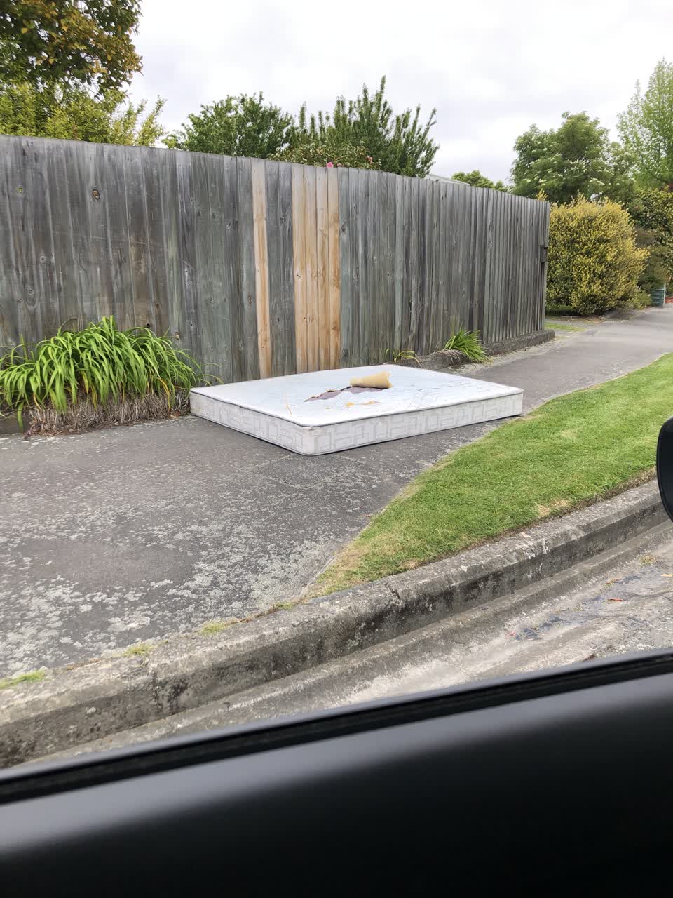 The photograph attached to this rubbish/recycling report