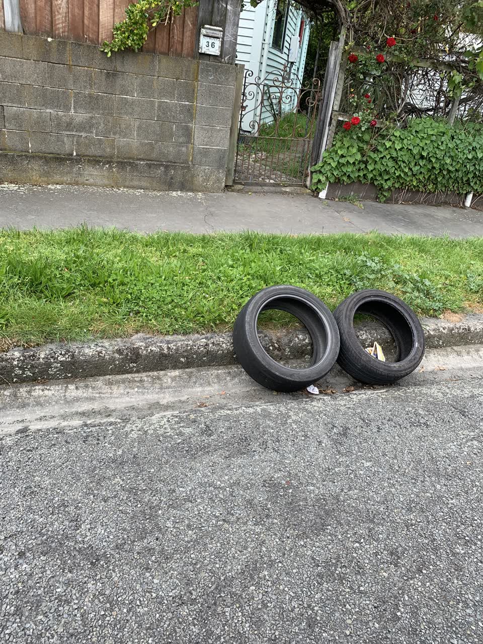 The photograph attached to this rubbish/recycling report