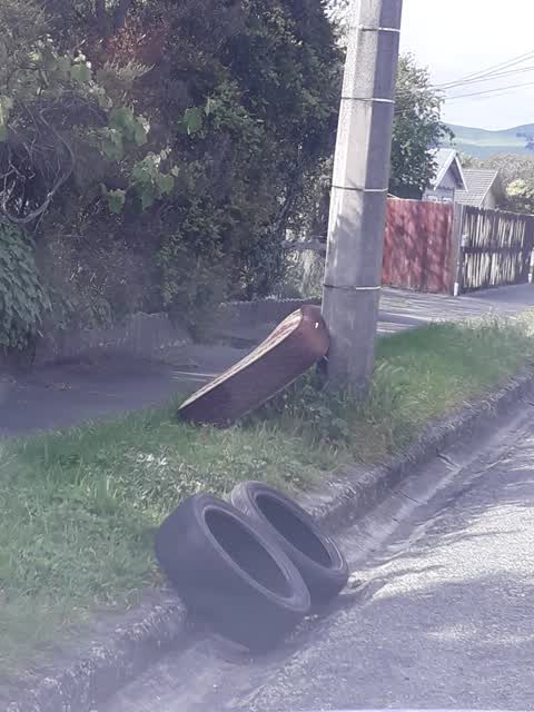Rubbish/Recycling, a report photo