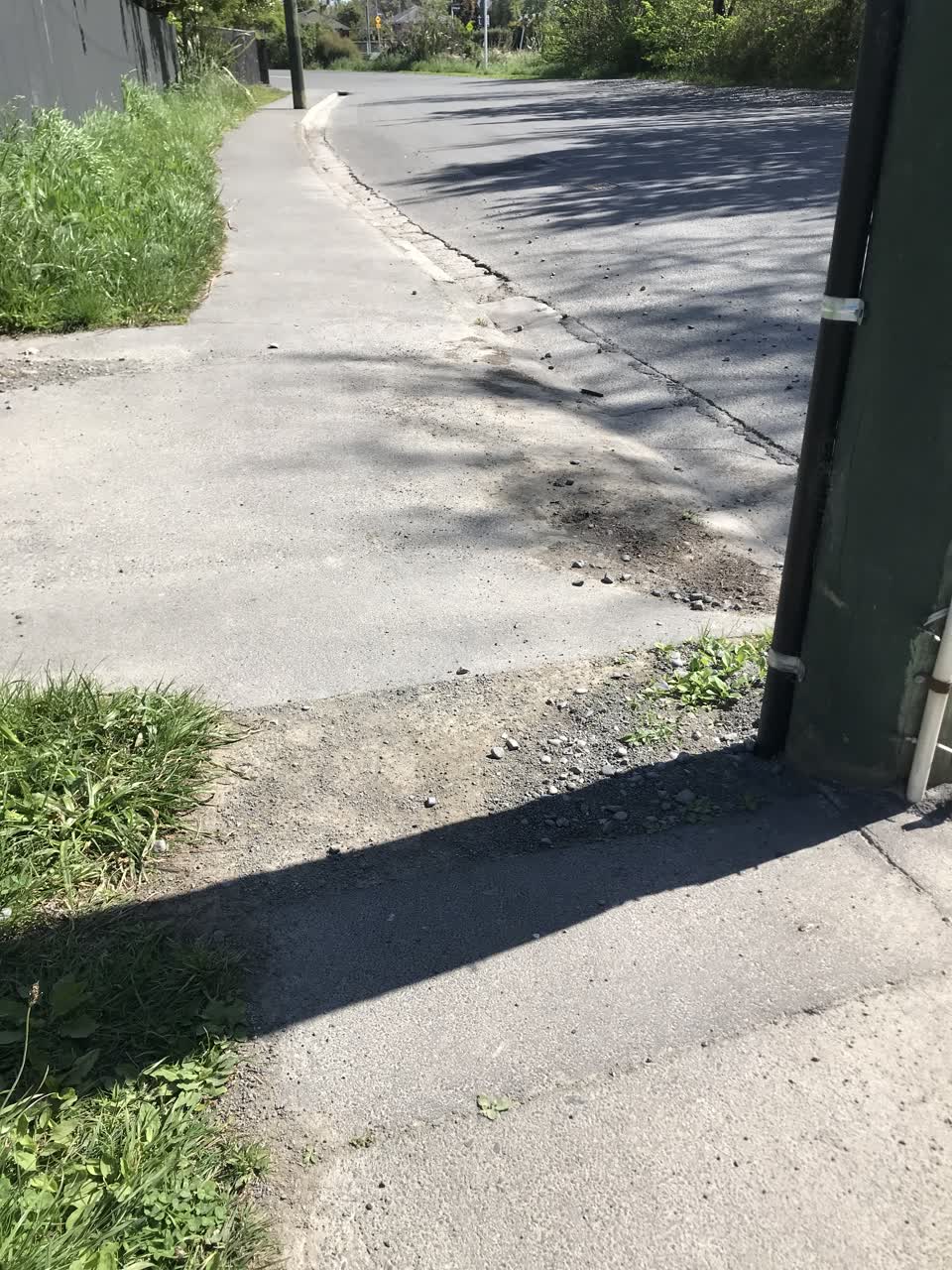 The photograph attached to this roading/streets report