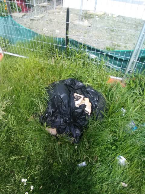 Rubbish/Recycling, a report photo