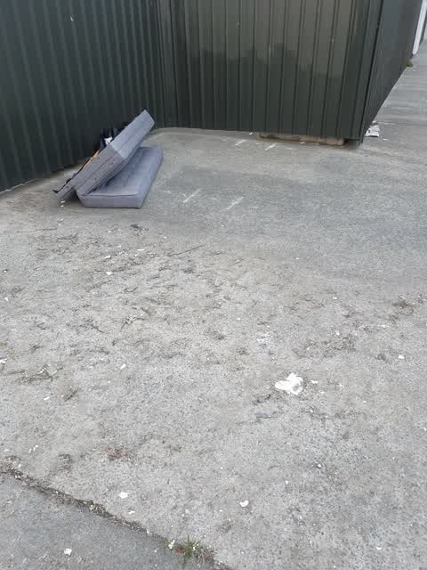 Rubbish/Recycling, a report photo
