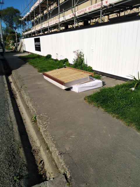 Rubbish/Recycling, a report photo