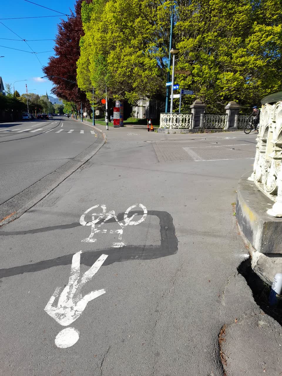 The photograph attached to this roading/streets report