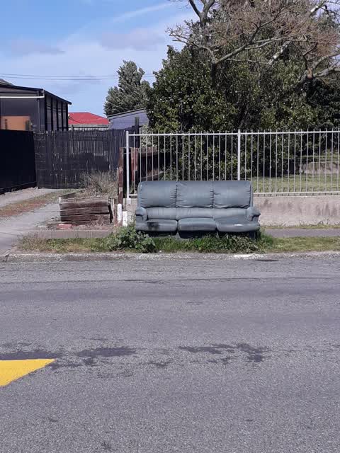 Rubbish/Recycling, a report photo