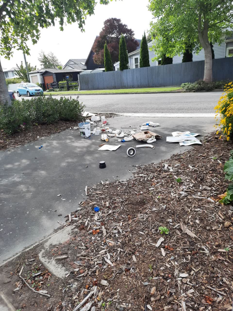 The photograph attached to this rubbish/recycling report
