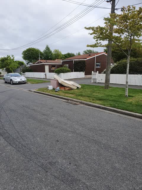 Rubbish/Recycling, a report photo