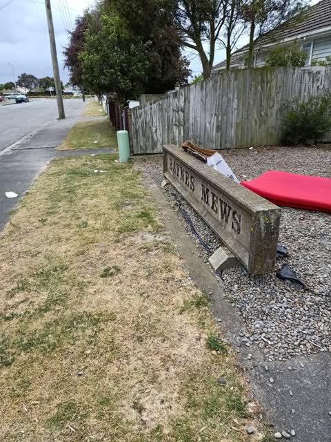Rubbish/Recycling, a report photo