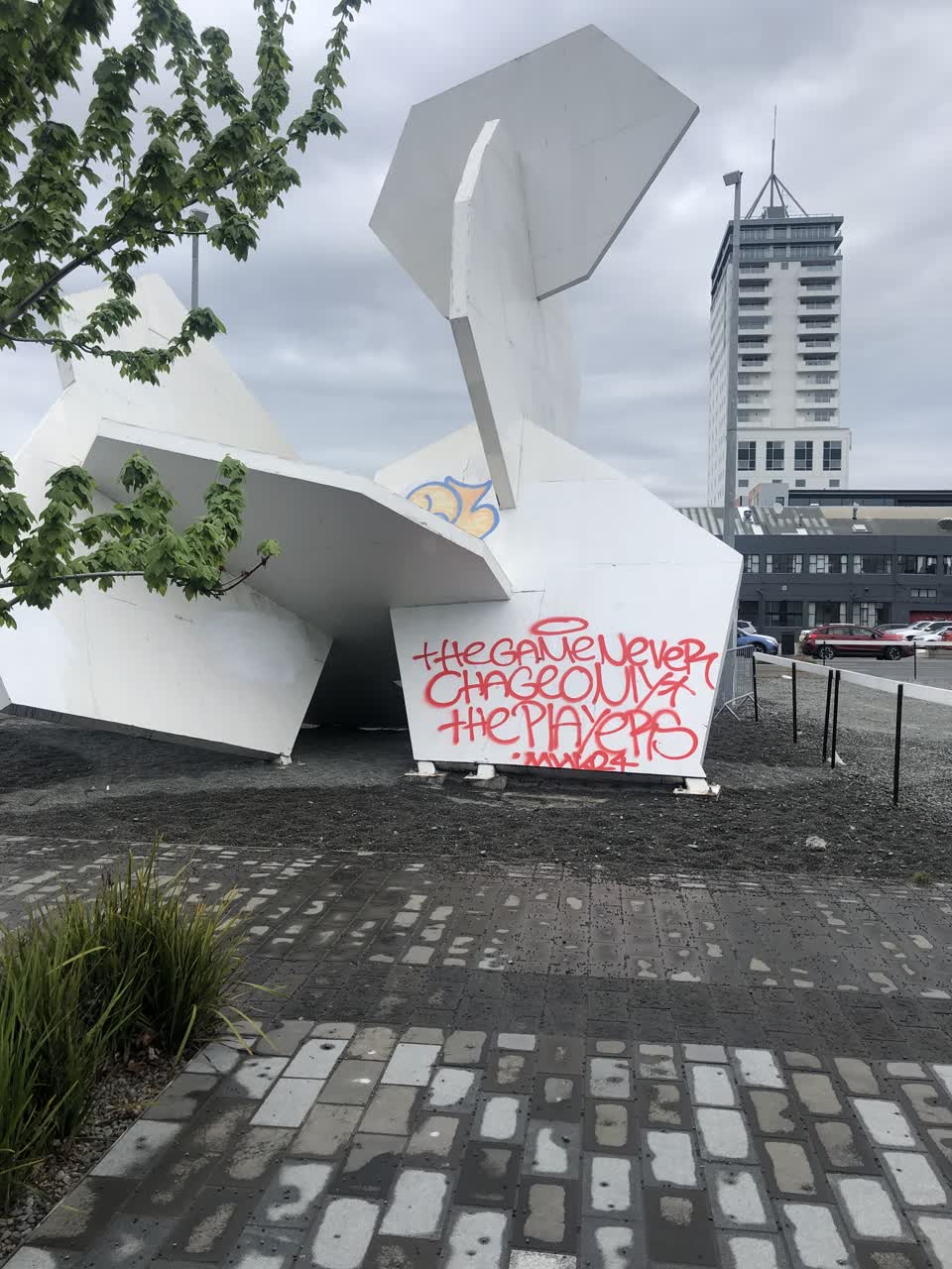 The photograph attached to this graffiti report