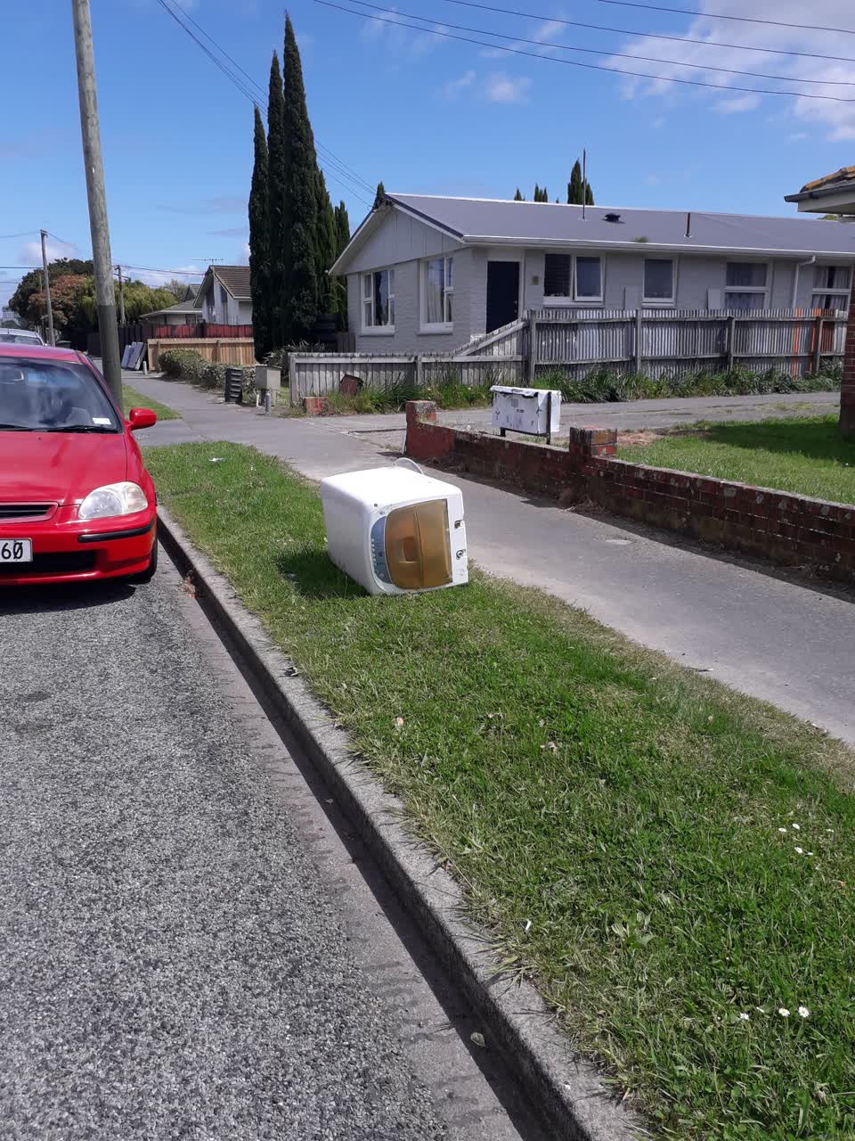 The photograph attached to this rubbish/recycling report