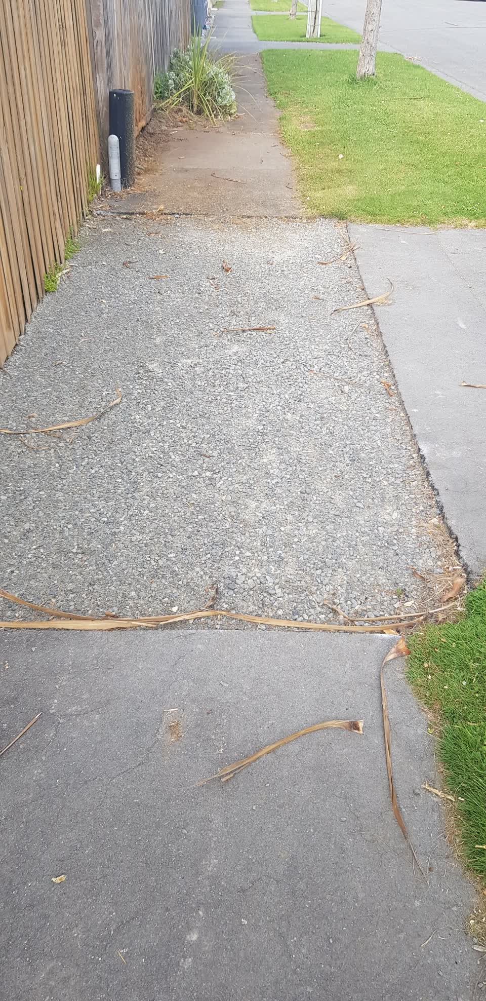 The photograph attached to this roading/streets report