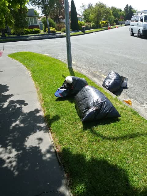 Rubbish/Recycling, a report photo